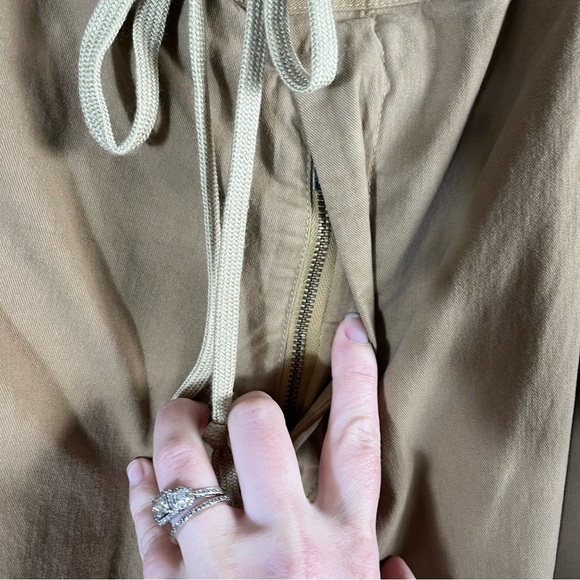 NILI LOTAN Walker Drawstring Pants in Tan - Picture 6 of 10